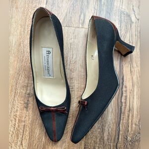 6-6.5 Vintage Etienne Aigner Women's Black and Brown Kitten Heels w/Bow Detail